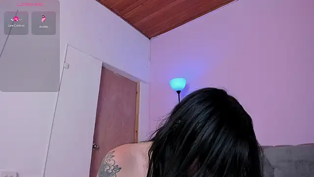 zoe6x online show from September 19, 2025, 2:18 pm