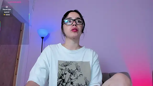 zoe6x online show from February 21, 2026, 1:12 pm