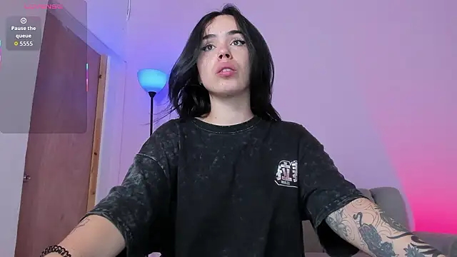 zoe6x online show from March 14, 2026, 1:49 pm