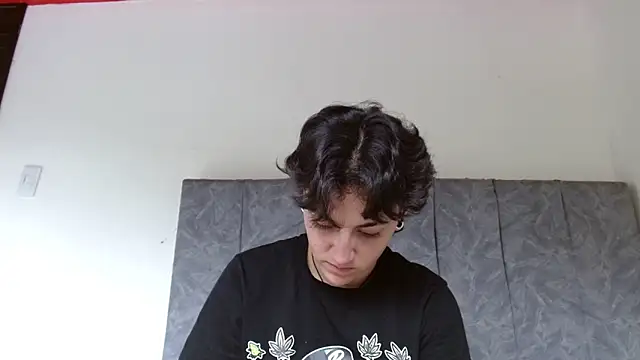 linda 33 online show from November 16, 2025, 4:12 pm