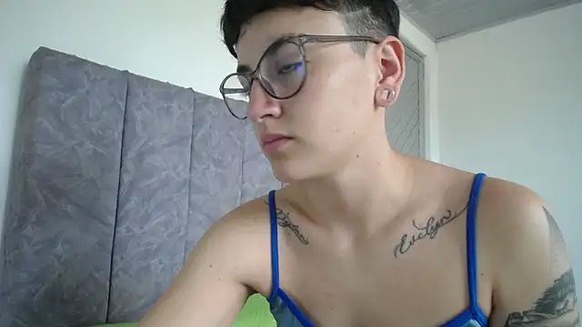 Snapshot of linda_33 chatting on March 14, 2026, 12:32 pm linda 33 online show from March 14, 2026, 12:32 pm