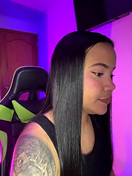 leila 22 online show from September 29, 2025, 7:57 am