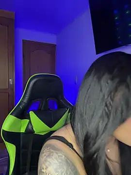 leila 22 online show from March 10, 2026, 7:46 am