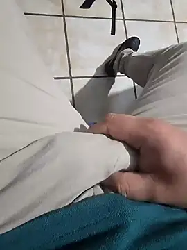 Snapshot of Pnstrokes chatting on February 14, 2025, 5:09 am Pnstrokes online show from February 14, 2025, 5:09 am