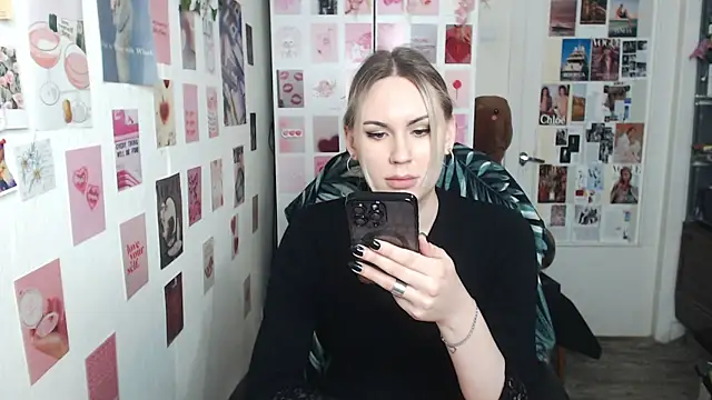 CapriScorpion online show from March 14, 2025, 1:13 pm