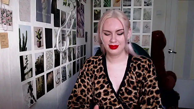 CapriScorpion online show from October 8, 2025, 11:52 am