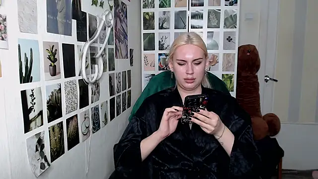 CapriScorpion online show from October 17, 2025, 2:41 pm