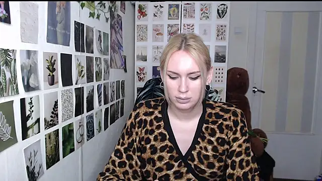 CapriScorpion online show from June 14, 2026, 1:13 pm