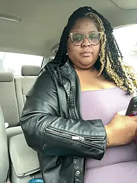kweenxkarma online show from March 13, 2025, 1:32 am