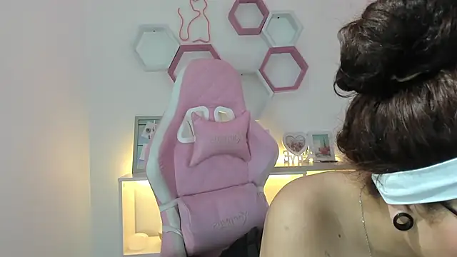 Luna meyeer online show from September 10, 2025, 11:54 am