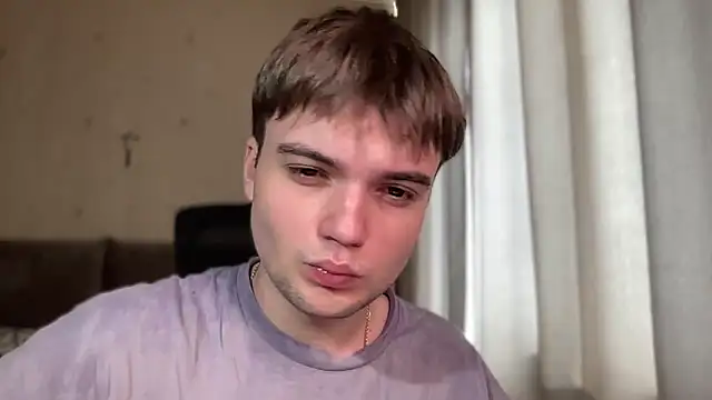 Snapshot of superfluboy_ chatting on October 18, 2025, 9:21 am superfluboy online show from October 18, 2025, 9:21 am