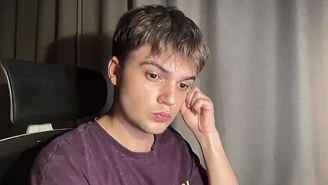 Snapshot of superfluboy_ chatting on October 26, 2025, 7:20 pm superfluboy online show from October 26, 2025, 7:20 pm