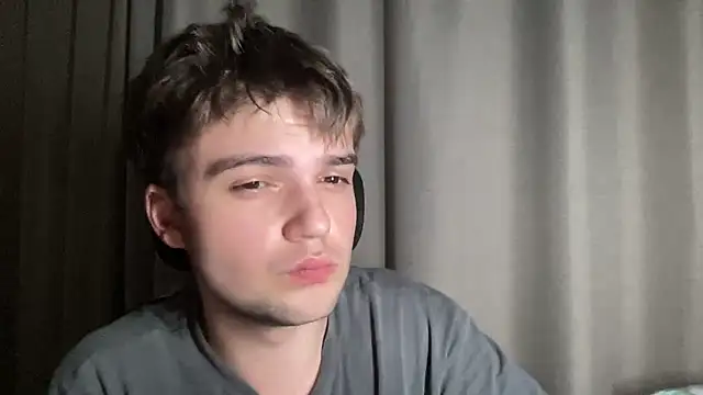 Snapshot of superfluboy_ chatting on October 29, 2025, 9:38 pm superfluboy online show from October 29, 2025, 9:38 pm