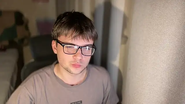 Snapshot of superfluboy_ chatting on November 8, 2025, 8:40 pm superfluboy online show from November 8, 2025, 8:40 pm