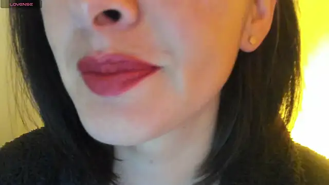 Snapshot of queen_fetish chatting on October 1, 2025, 2:12 pm queen fetish online show from October 1, 2025, 2:12 pm