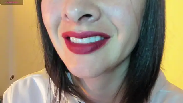 Snapshot of queen_fetish chatting on October 14, 2025, 10:38 am queen fetish online show from October 14, 2025, 10:38 am