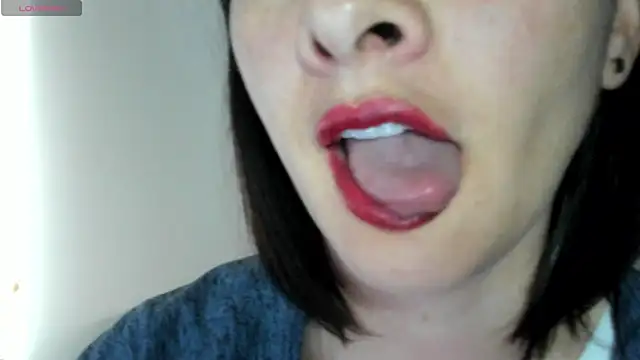 Snapshot of queen_fetish chatting on October 15, 2025, 2:28 pm queen fetish online show from October 15, 2025, 2:28 pm