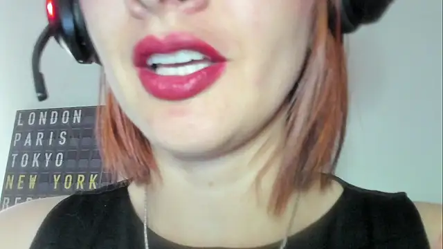 queen fetish online show from February 11, 2026, 1:27 pm