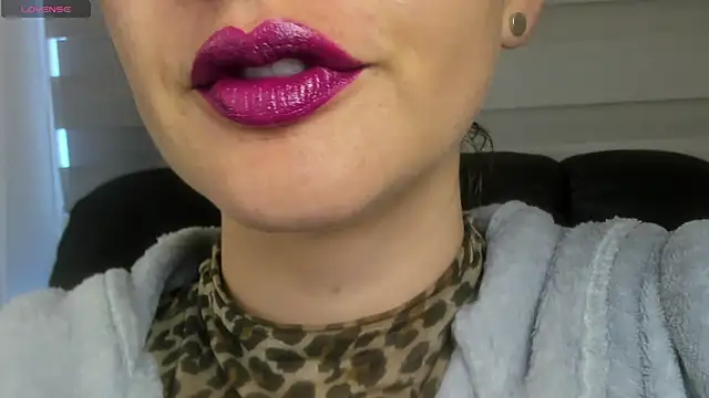 Snapshot of queen_fetish chatting on April 10, 2026, 6:45 pm queen fetish online show from April 10, 2026, 6:45 pm