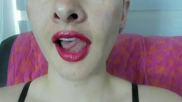queen fetish online show from June 25, 2026, 4:00 pm