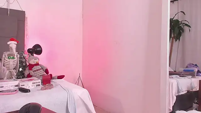 Snapshot of evelynjohnsoon chatting on December 12, 2024, 1:39 pm evelynjohnsoon online show from December 12, 2024, 1:39 pm