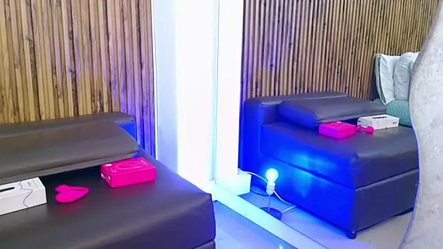 Snapshot of evelynjohnsoon chatting on September 13, 2025, 1:44 pm evelynjohnsoon online show from September 13, 2025, 1:44 pm