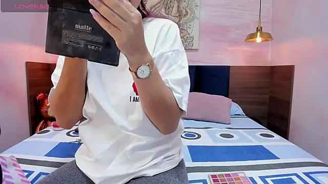 Snapshot of AnneDixie chatting on February 20, 2025, 3:12 am AnneDixie online show from February 20, 2025, 3:12 am