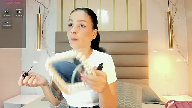 Snapshot of AnneDixie chatting on September 14, 2025, 3:05 am AnneDixie online show from September 14, 2025, 3:05 am