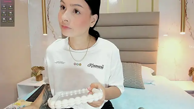 Snapshot of AnneDixie chatting on September 22, 2025, 3:08 am AnneDixie online show from September 22, 2025, 3:08 am