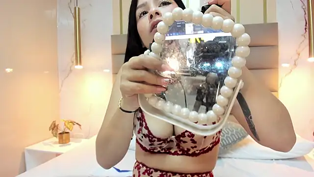 Snapshot of AnneDixie chatting on October 4, 2025, 3:04 am AnneDixie online show from October 4, 2025, 3:04 am