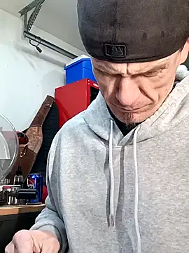 Snapshot of ironwood420 chatting on December 18, 2024, 12:07 pm ironwood420 online show from December 18, 2024, 12:07 pm