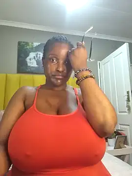 Snapshot of Bustygoddess32 chatting on December 10, 2024, 10:26 pm Bustygoddess32 online show from December 10, 2024, 10:26 pm