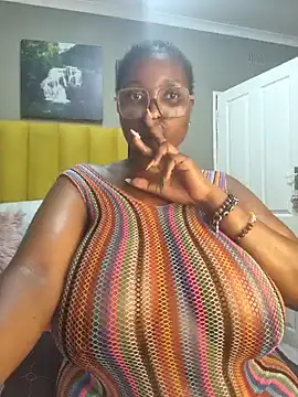 Snapshot of Bustygoddess32 chatting on December 31, 2024, 9:42 am Bustygoddess32 online show from December 31, 2024, 9:42 am