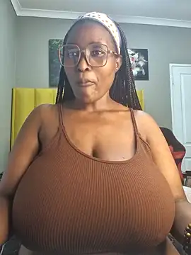 Snapshot of Bustygoddess32 chatting on January 4, 2025, 1:10 am Bustygoddess32 online show from January 4, 2025, 1:10 am