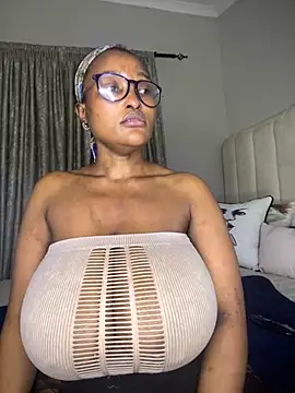 Snapshot of Bustygoddess32 chatting on October 10, 2025, 11:04 pm Bustygoddess32 online show from October 10, 2025, 11:04 pm