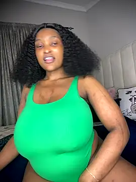 Bustygoddess32 online show from November 18, 2025, 9:41 pm