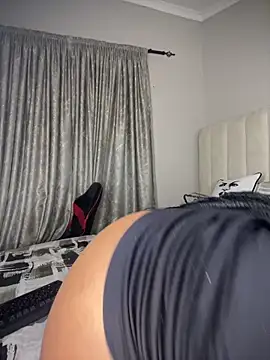 Bustygoddess32 online show from April 24, 2026, 12:13 am