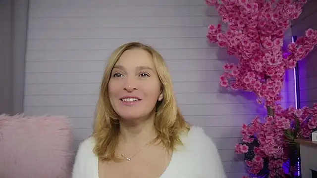 Snapshot of ms_natty chatting on October 25, 2025, 12:23 pm ms natty online show from October 25, 2025, 12:23 pm