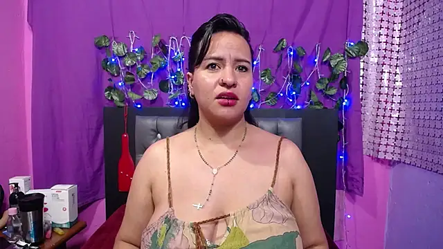 hazel 34 online show from January 10, 2025, 7:11 pm