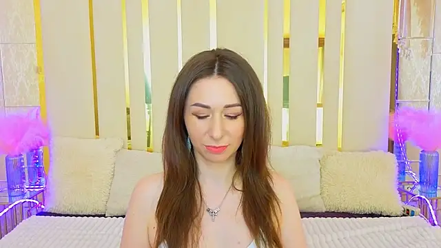 KimmmLi online show from June 16, 2026, 1:14 pm