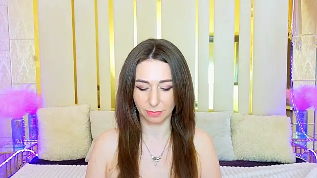 KimmmLi online show from June 18, 2026, 1:04 pm