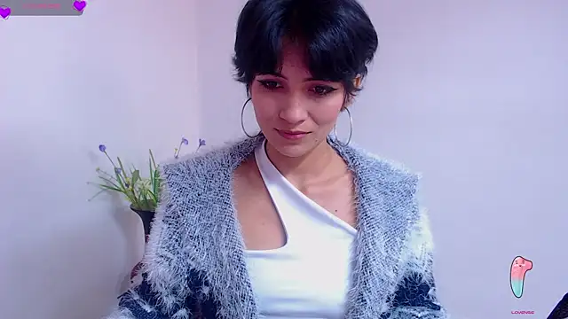 Snapshot of Hannaaaa__ chatting on January 26, 2025, 5:34 pm Hannaaaa online show from January 26, 2025, 5:34 pm