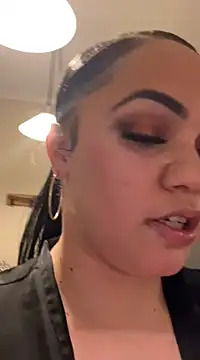 Snapshot of DestineeJayde chatting on January 19, 2025, 7:04 am DestineeJayde online show from January 19, 2025, 7:04 am