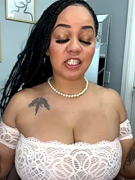 Snapshot of DestineeJayde chatting on September 21, 2025, 1:40 am DestineeJayde online show from September 21, 2025, 1:40 am