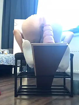 Snapshot of BigAssKi chatting on March 20, 2026, 12:43 pm BigAssKi online show from March 20, 2026, 12:43 pm