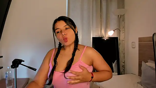 miaa daniels online show from February 9, 2025, 9:17 pm