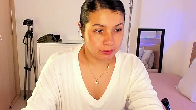 Snapshot of miaa_daniels chatting on June 8, 2026, 2:23 am miaa daniels online show from June 8, 2026, 2:23 am