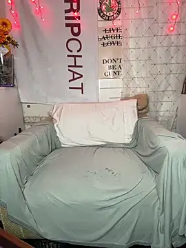 TrenaAnne online show from March 6, 2026, 3:19 pm