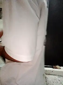 sebasxx97 online show from November 16, 2025, 11:05 am