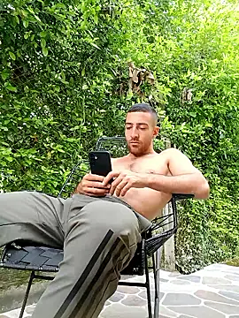 sebasxx97 online show from April 28, 2026, 3:17 pm